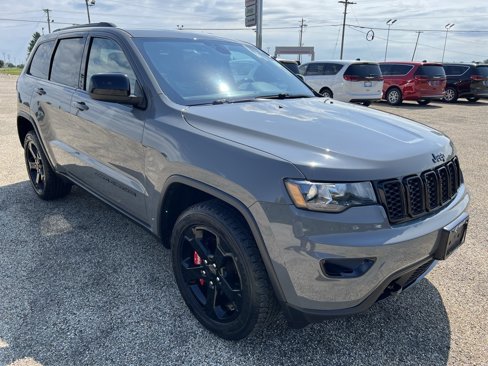 Used 2020 Jeep Grand Cherokee Laredo image 5