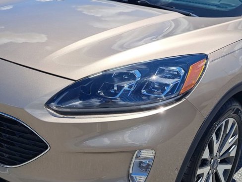 Used 2020 Ford Escape Titanium image 11