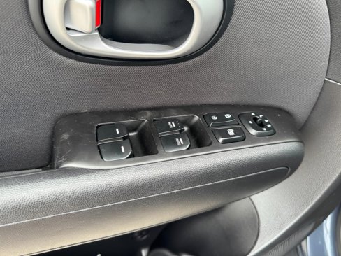 Used 2014 Kia Soul + image 15