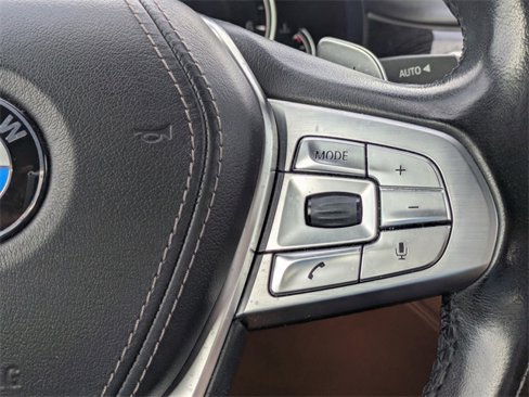 Used 2017 BMW 740i image 28