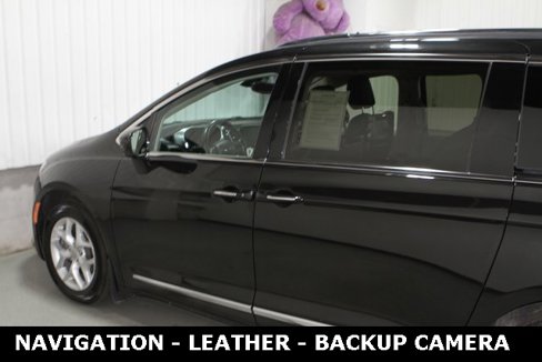 Used 2020 Chrysler Pacifica Touring-L Plus w/ Tire & Wheel Group image 30
