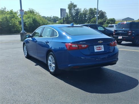 Used 2023 Chevrolet Malibu LT image 2