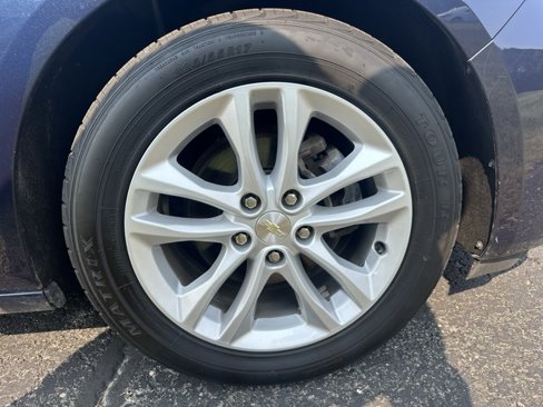 Used 2018 Chevrolet Malibu LT image 12