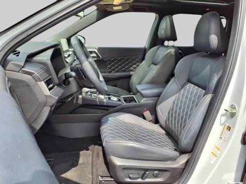Used 2023 Mitsubishi Outlander SEL Black Edition image 10