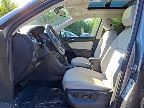 Used 2021 Volkswagen Tiguan SE image 13