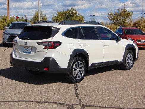 Used 2023 Subaru Outback Premium image 4