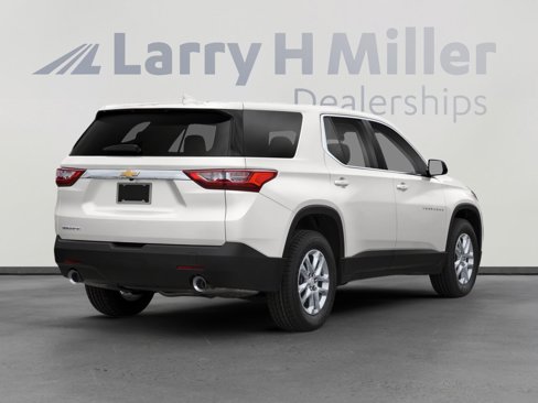 Used 2021 Chevrolet Traverse LS w/ LPO, Floor Liner Package image 2