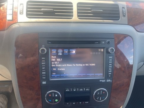 Used 2012 Chevrolet Avalanche LTZ image 22