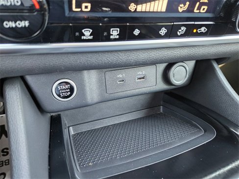 Used 2023 Nissan Rogue SV image 22