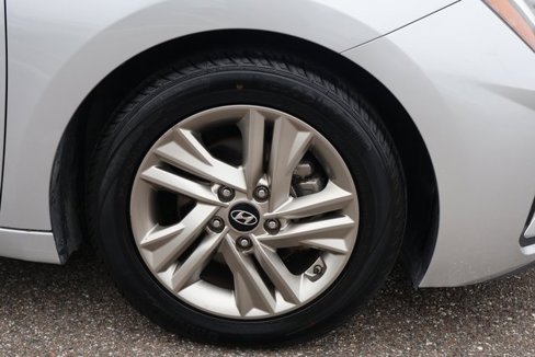 Used 2019 Hyundai Elantra SEL image 9