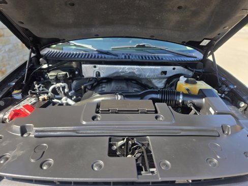 Used 2015 Ford Expedition XLT image 16