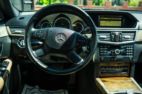 Used 2010 Mercedes-Benz E 350 4MATIC Sedan image 12