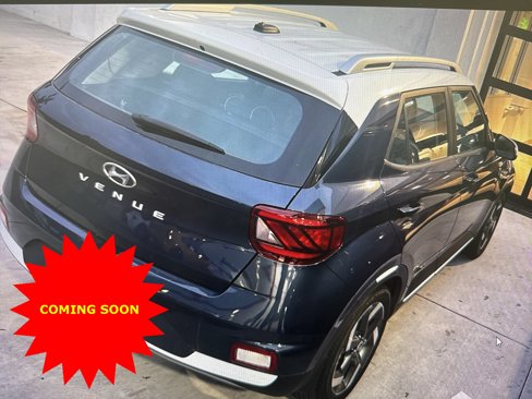 Used 2023 Hyundai Venue Limited image 1