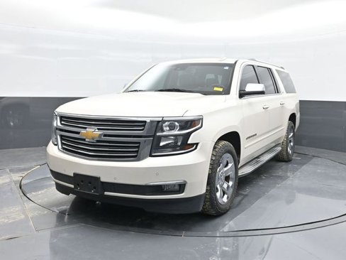 Used 2015 Chevrolet Suburban LTZ image 4