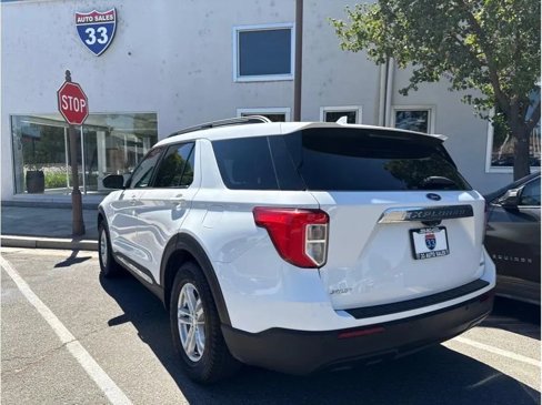 Used 2020 Ford Explorer XLT image 4