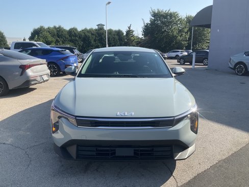 Used 2025 Kia K4 LXS image 2