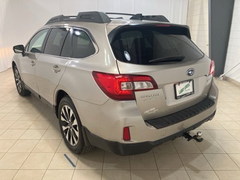 Used 2016 Subaru Outback 2.5i Limited image 3