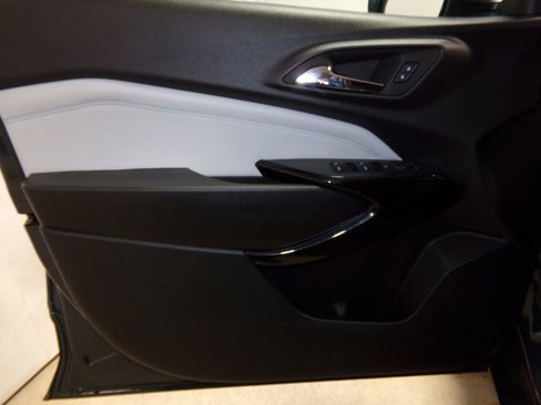 New 2025 Chevrolet Trax LT w/ Driver Confidence Package image 13