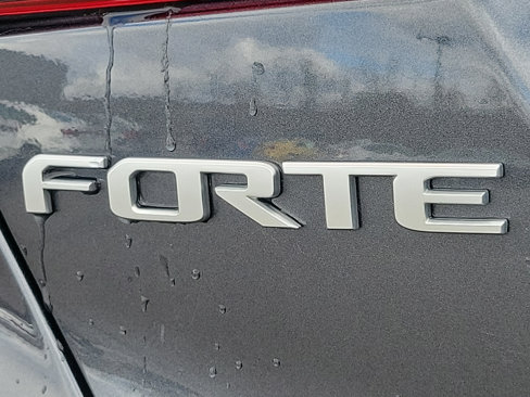 Used 2023 Kia Forte LXS w/ LXS Technology Package image 28