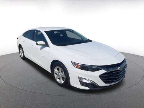 Used 2024 Chevrolet Malibu LT image 3