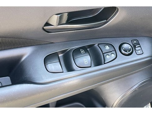 Used 2023 Nissan Kicks S image 11