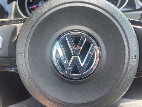 Used 2016 Volkswagen Golf 4-Door image 8
