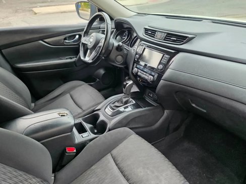 Used 2020 Nissan Rogue SV image 18