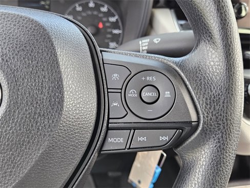 Used 2025 Toyota Corolla XLE image 26