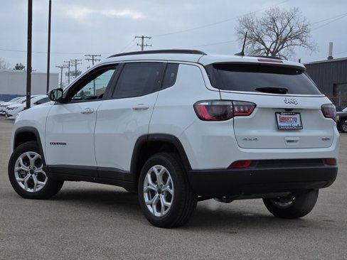 New 2025 Jeep Compass Latitude image 14
