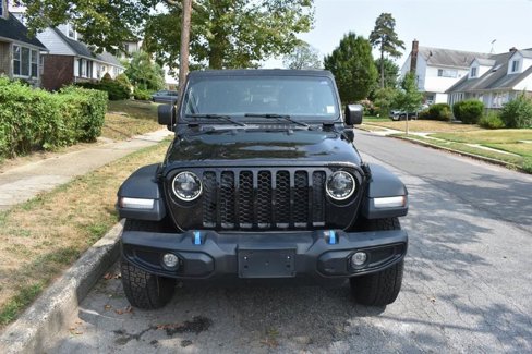 Used 2023 Jeep Wrangler Unlimited image 2