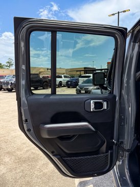 Used 2021 Jeep Gladiator Rubicon w/ Trailer Tow Package image 25