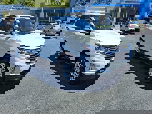 Used 2021 Chevrolet Equinox LS w/ LS Convenience Package image 9