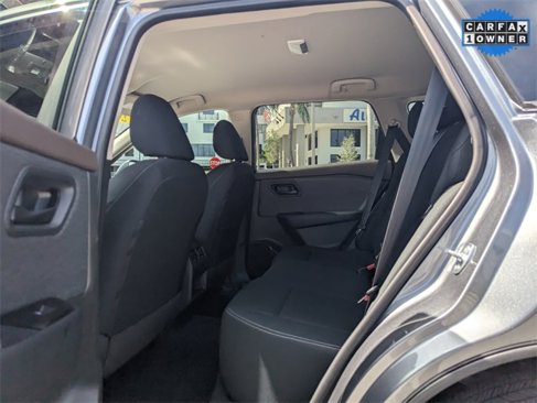 Used 2023 Nissan Rogue S image 7