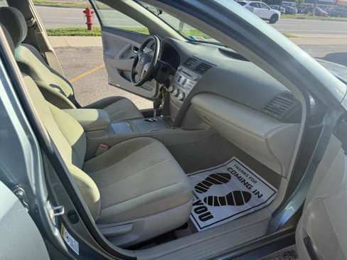 Used 2010 Toyota Camry LE image 18