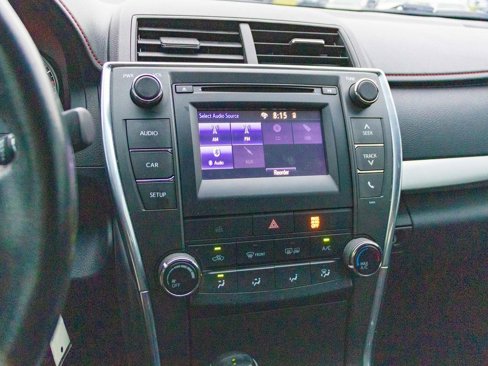 Used 2017 Toyota Camry SE image 25