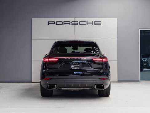 Certified 2022 Porsche Cayenne image 6