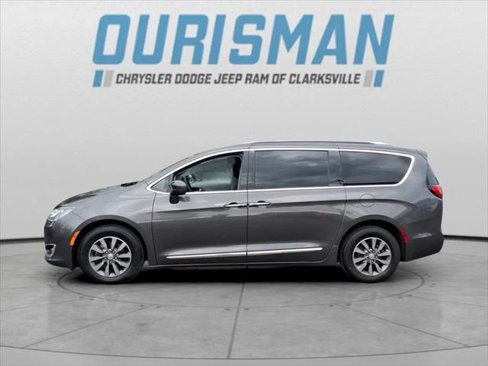 Certified 2020 Chrysler Pacifica Touring-L Plus image 6
