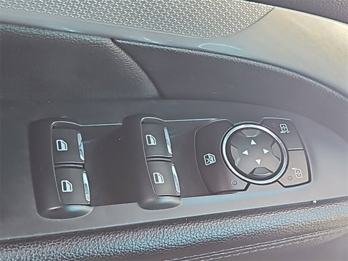 Used 2017 Ford Explorer XLT w/ Equipment Group 202A image 29