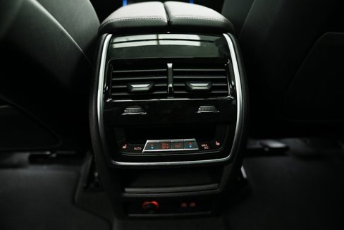 Used 2025 BMW X5 xDrive40i w/ Climate Comfort Package image 38