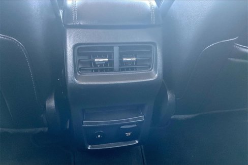 Used 2024 Ford Edge Titanium image 33