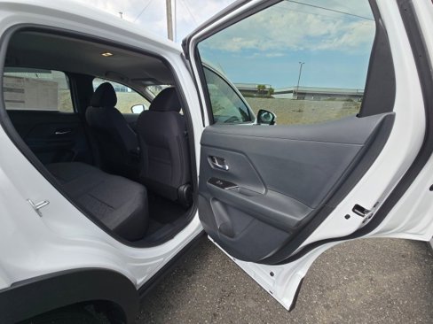 New 2025 Nissan Kicks SV image 13