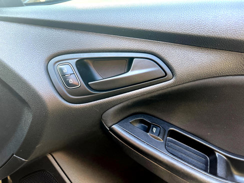 Used 2018 Ford Focus S image 34