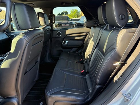 Used 2018 Land Rover Discovery HSE Luxury image 19