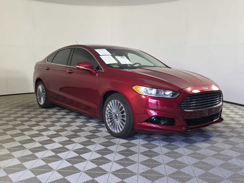 Used 2016 Ford Fusion Titanium image 2