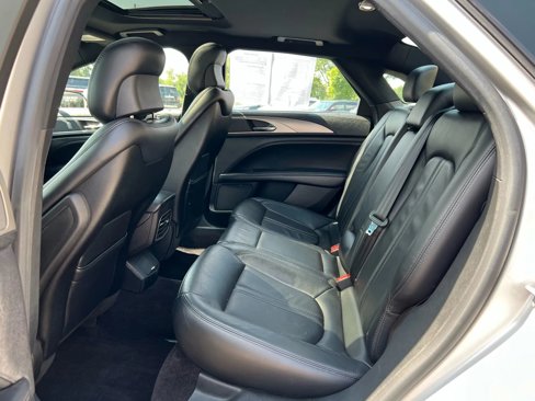 Used 2017 Lincoln MKZ Reserve image 23