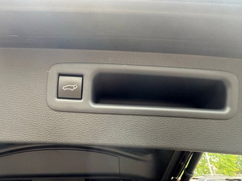 Used 2023 Toyota Highlander L image 20