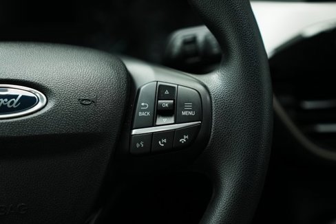 Used 2022 Ford Escape SE image 32