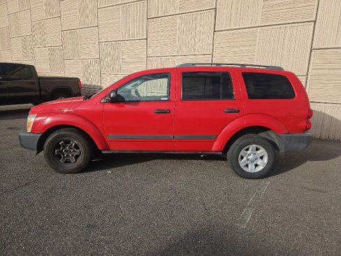 Used 2005 Dodge Durango SXT image 2