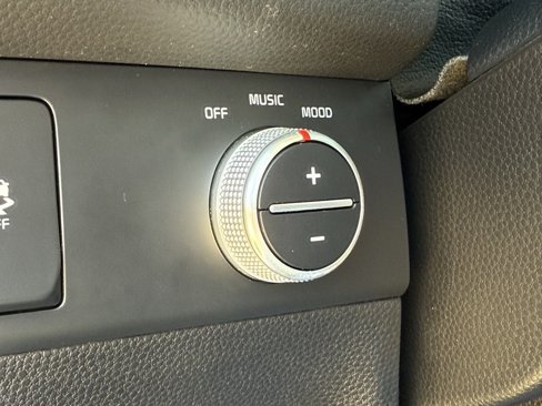 Used 2016 Kia Soul + image 18