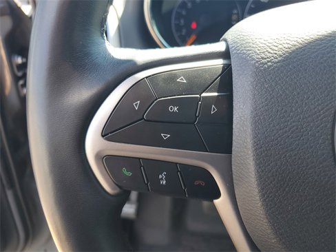 Used 2021 Jeep Grand Cherokee Laredo X image 12